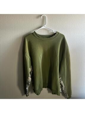 Cabela's Men's Green Sweatshirt